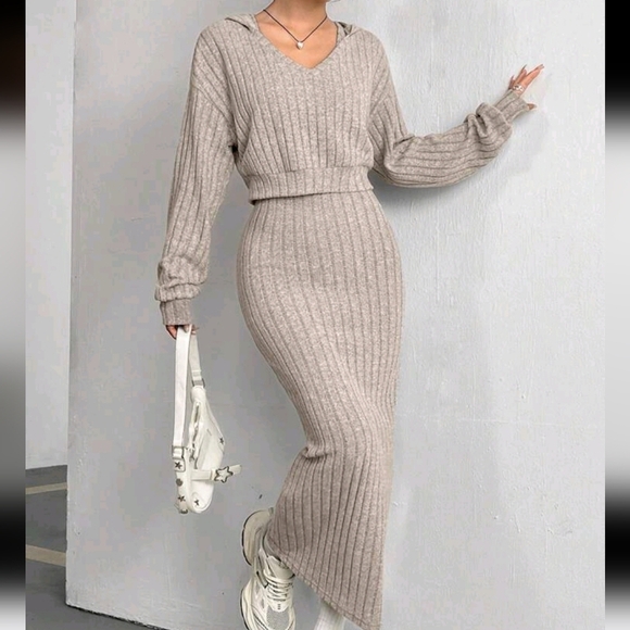 Ladies' Ribbed Long Sleeve T-Shirt And Skirt Set - Picture 3 of 4